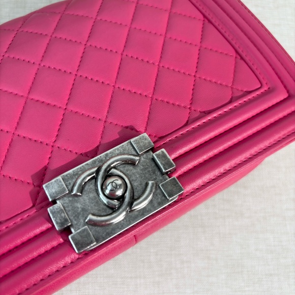 CHANEL Fuchsia Pink Quilted Calfskin Boy Bag Medium SHW - Picture 11 of 16